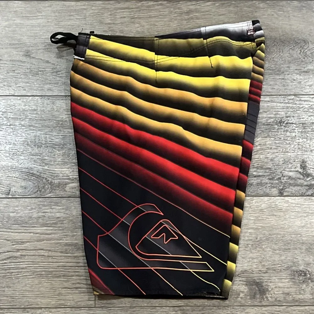 Vintage Y2K Quiksilver Board Shorts Surf Swim Trunks - Men’s 34